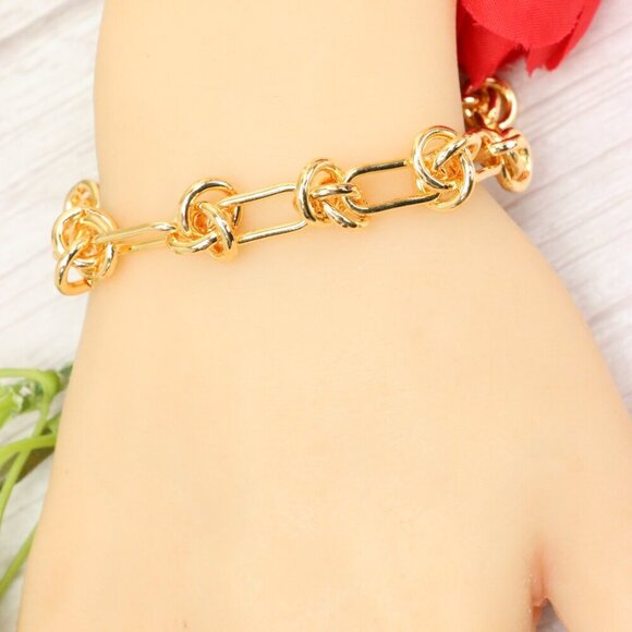 "Trendy Handmade Bracelet – A Thoughtful Gift for Girls & Women | UNVRC1635 - Picture 9 of 10